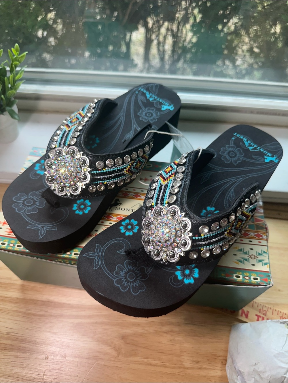 Montana West women’s size 8 wedge Turquoise beaded Rhinestone Flip Flop Sandals